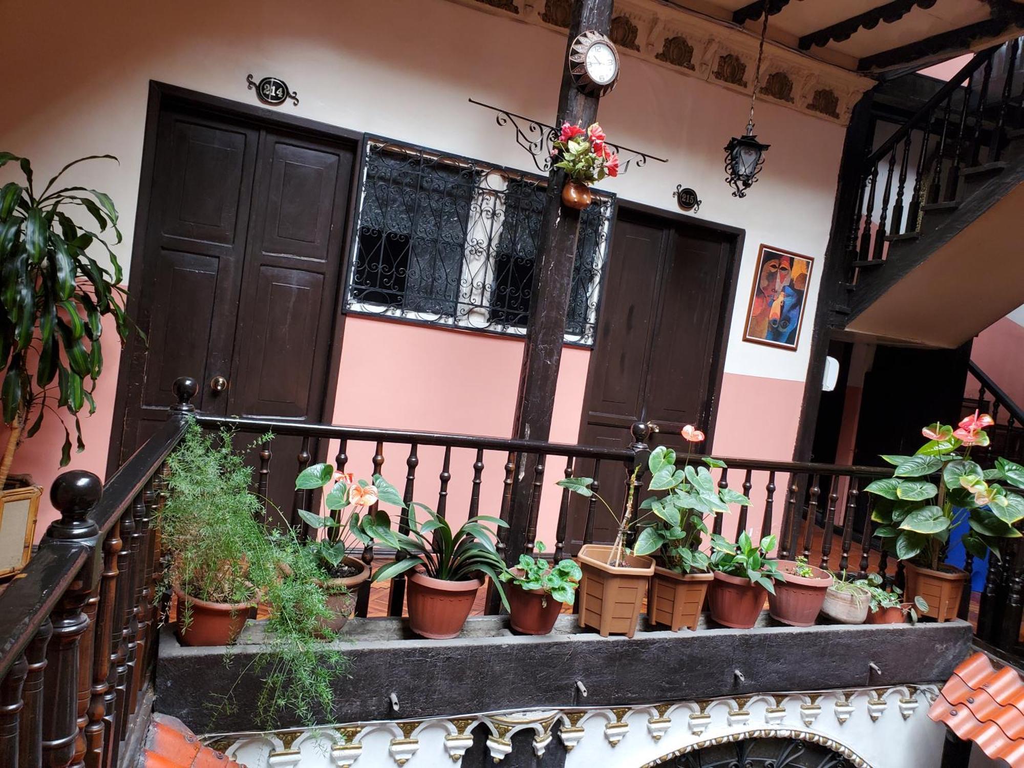 Hostal Juana De Arco Quito Exteriör bild